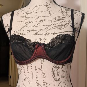 32B Fredrick's Of HollySheer Lace Underwire Balconette Bra in Black and Burgundy